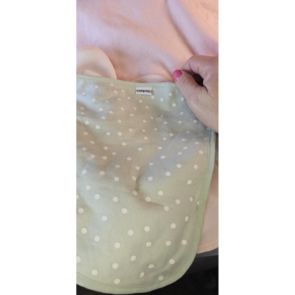 New 4 Gerber and 1 Cloud Island Baby Burp Cloth